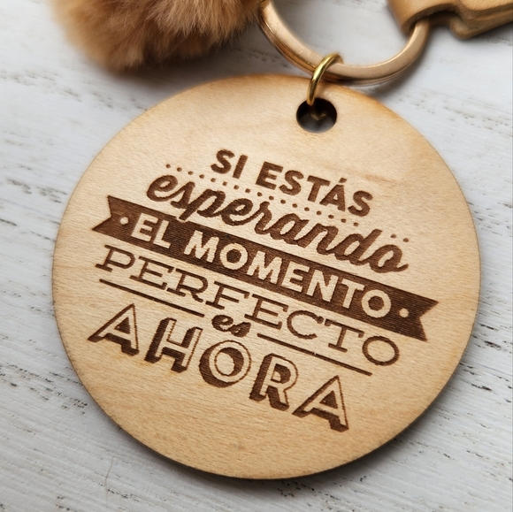 SPANISH MOTIVATION Laser Engraved Charm with Keychain Wristlet & Puff - Picture 3 of 10
